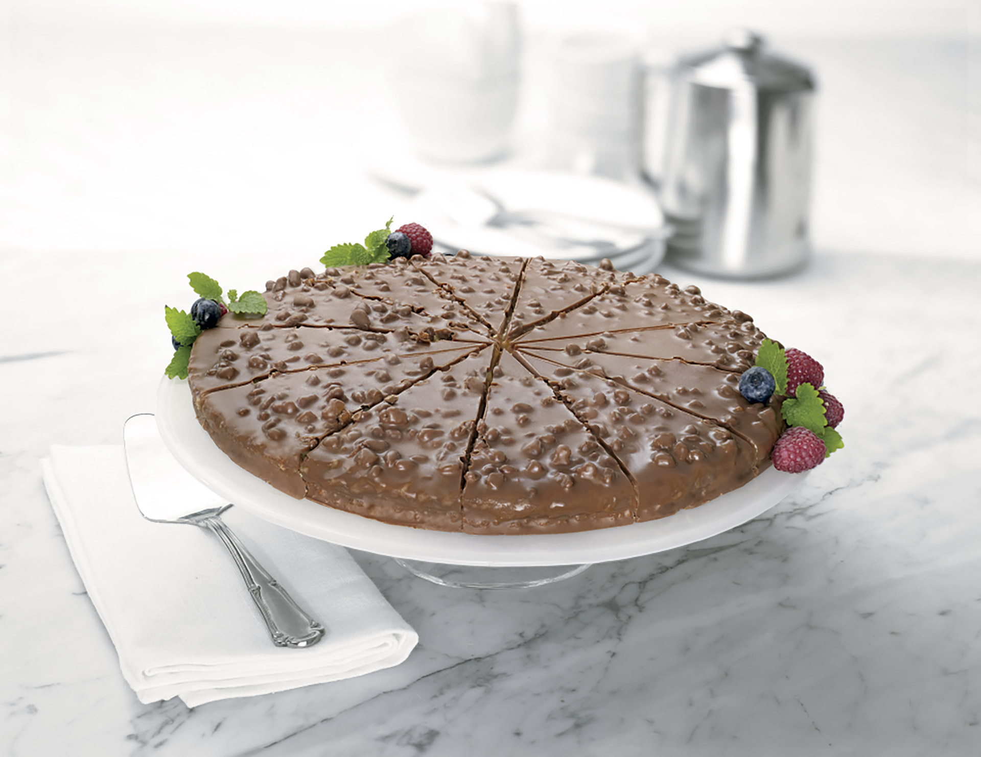 Bolo Amêndoa Chocolate/Caramelo Daim Congelado 1 kg Bolo Amêndoa Chocolate/Caramelo Daim Congelado 1 kg