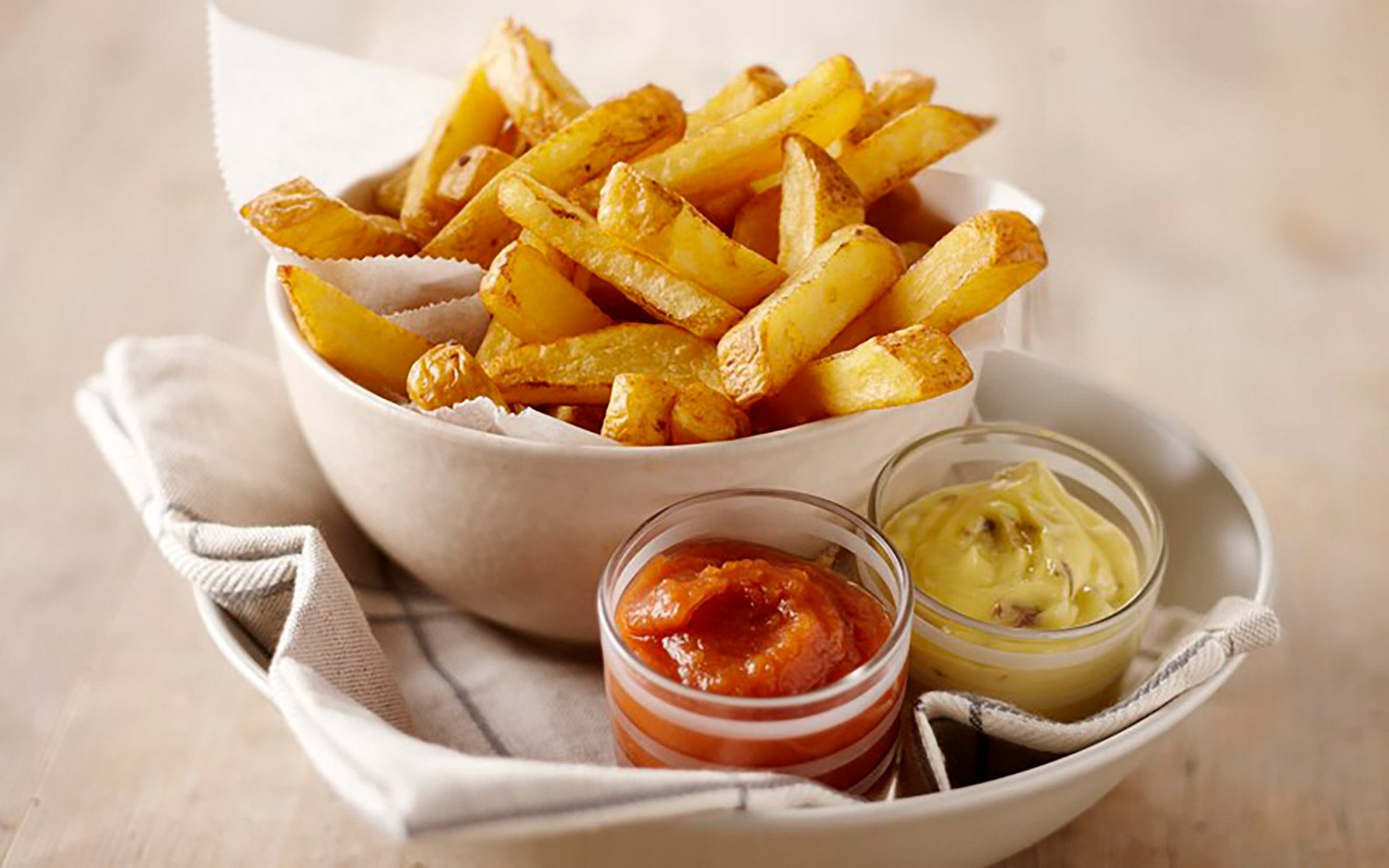 Batata Palito c/ Pele 10/10 Congelada Aviko 4x2,5 kg Batata Palito c/ Pele 10/10 Congelada Aviko 4x2,5 kg