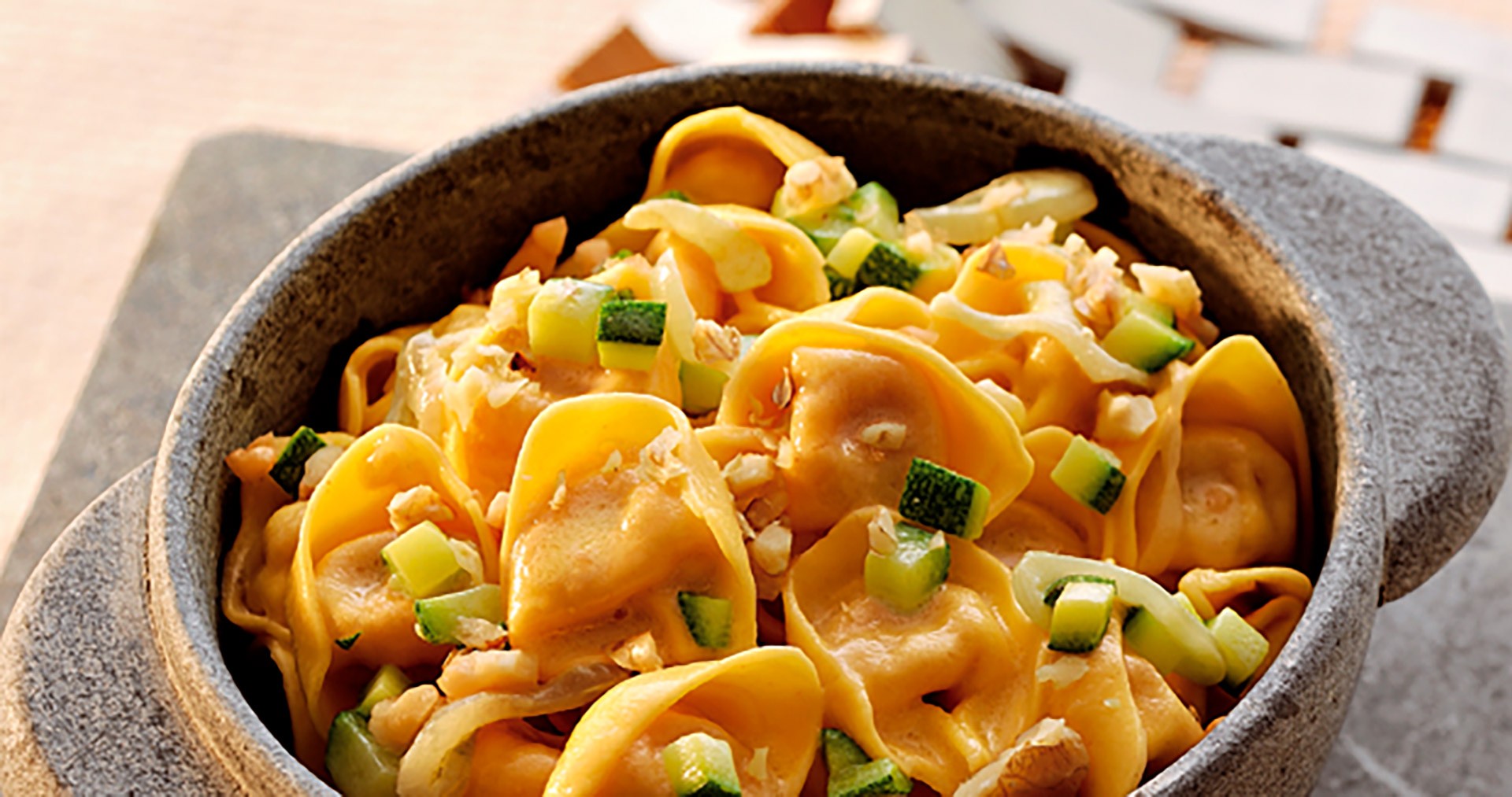 Massa Recheada Tortellini Bolonhesa Congelada Lab Cx 3 kg