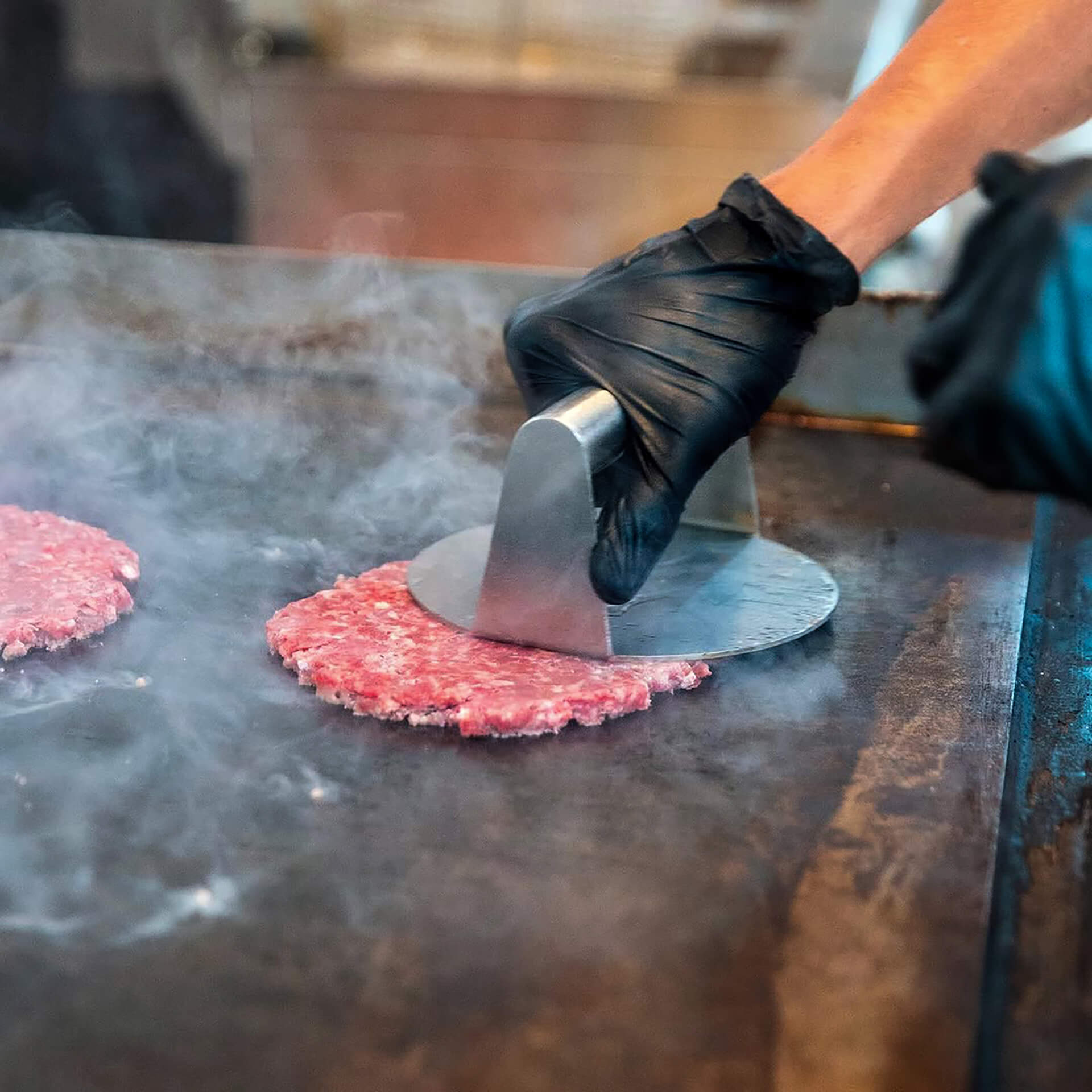 Hamb�rguer Bovino Smash 80 g Congelado Uli Cx +/- 6 kg 75 Un